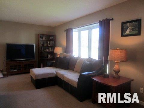 231 Westerfield Road Davenport, IA 52806 - Photo 3 of 24 Gallery Image 3