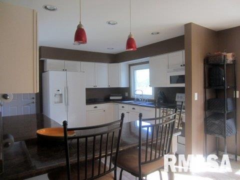 231 Westerfield Road Davenport, IA 52806 - Photo 8 of 24 Gallery Image 8