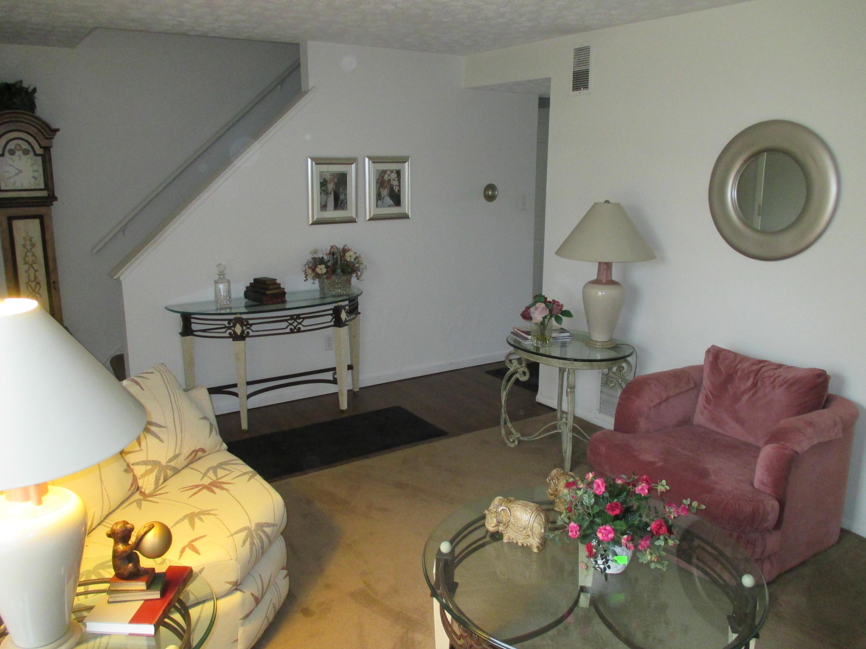 3809 Fergus Road Columbus, OH 43207 - Photo 3 of 27 Gallery Image 3