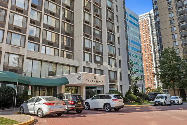 $2,900 | 45 River Drive South, Unit 1615, Jersey City, NJ 07310