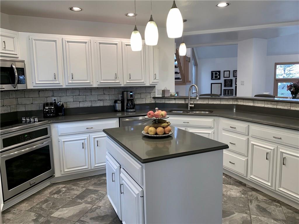 3450 Pinewood Road Irwin, PA 15642 - Photo 5 of 25 Gallery Image 5