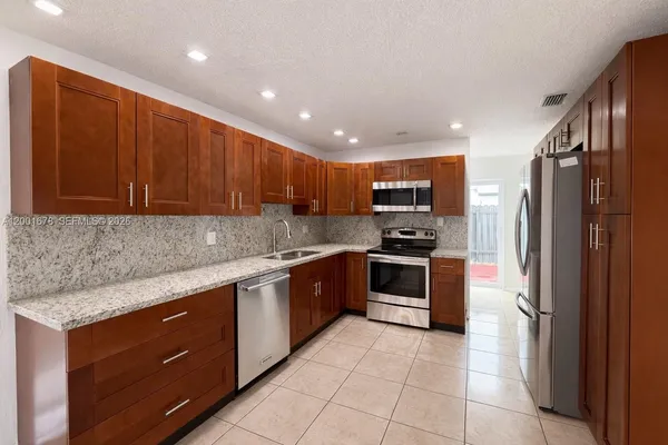 $4,500 | 1220 Southwest 78th Avenue, Miami, FL 33144