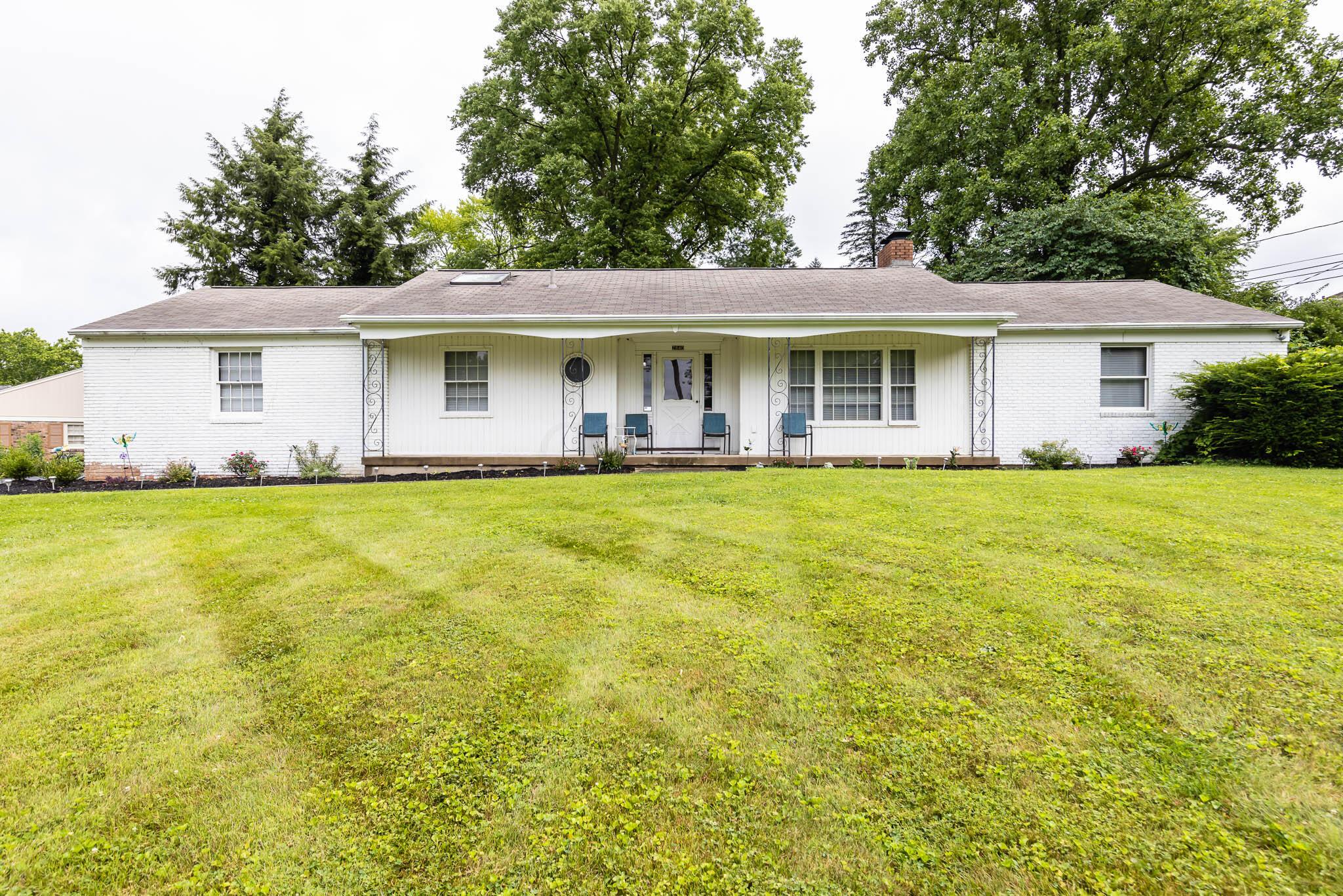 2840 Charing Road Upper Arlington, OH 43221 - Photo 6 of 39 2840 Charing Rd-04