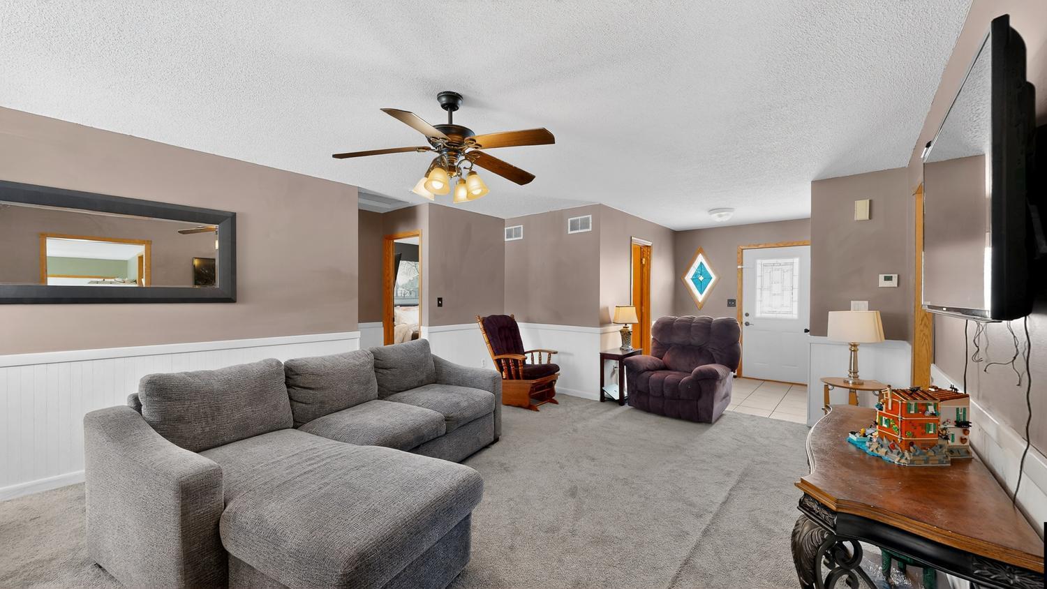 204 6th Street Southwest Chatfield, MN 55923 - Photo 5 of 50