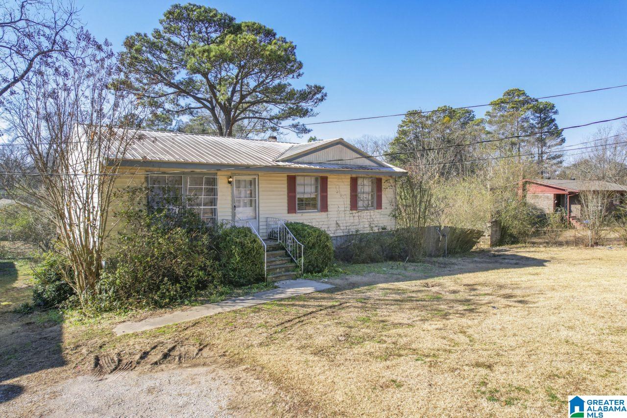 1652 Roberta Lane Birmingham, AL 35214 - Photo 2 of 34