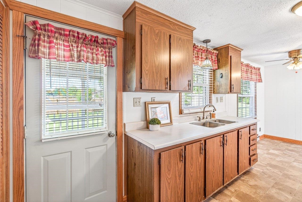 6599 Azalea Lane Dayton, VA 22821 - Photo 14 of 55