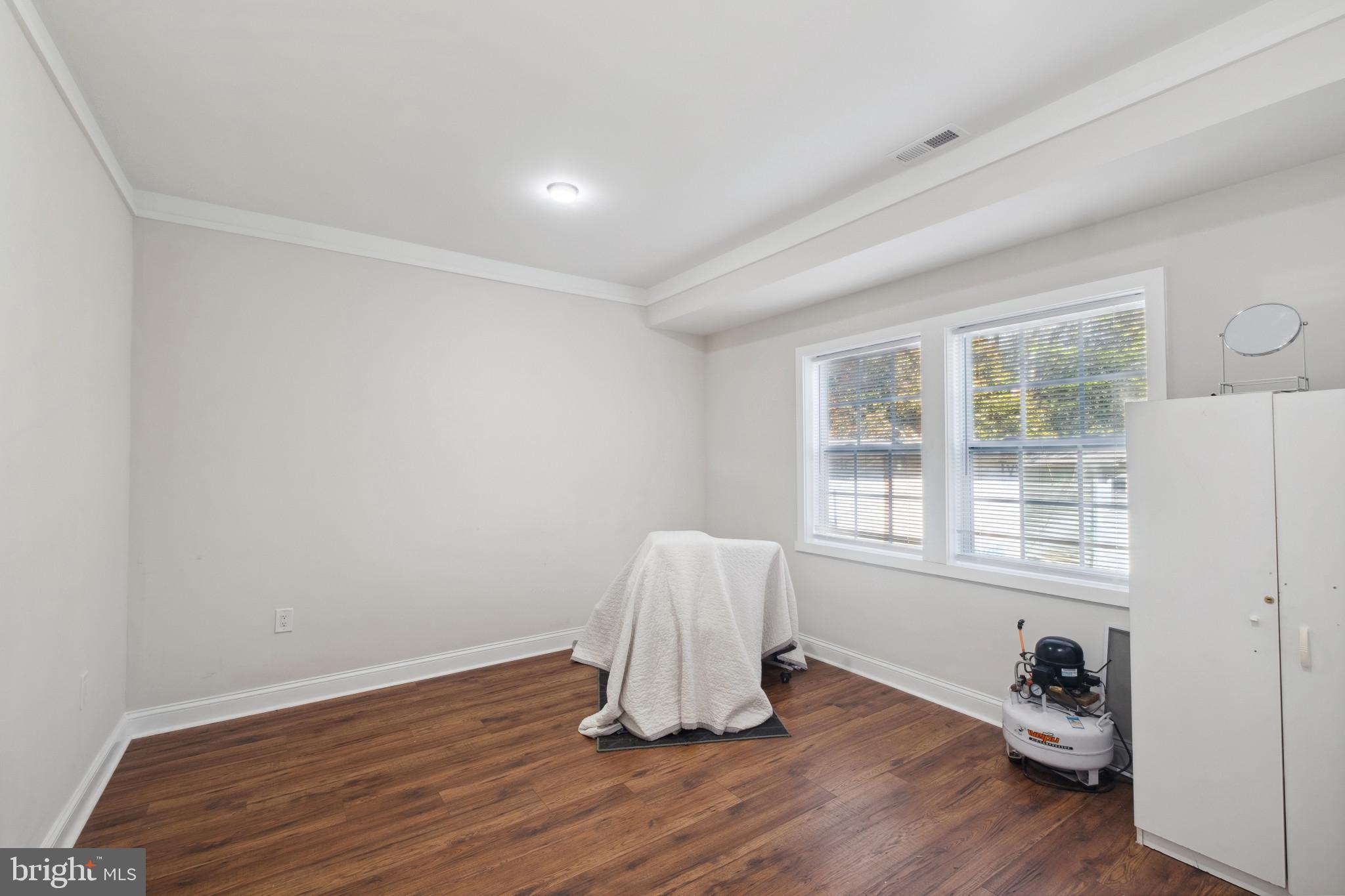 4717 Ravensworth Road Annandale, VA 22003 - Photo 13 of 41