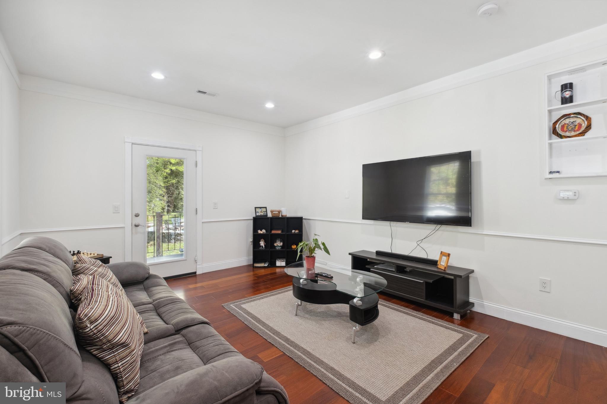 4717 Ravensworth Road Annandale, VA 22003 - Photo 18 of 41