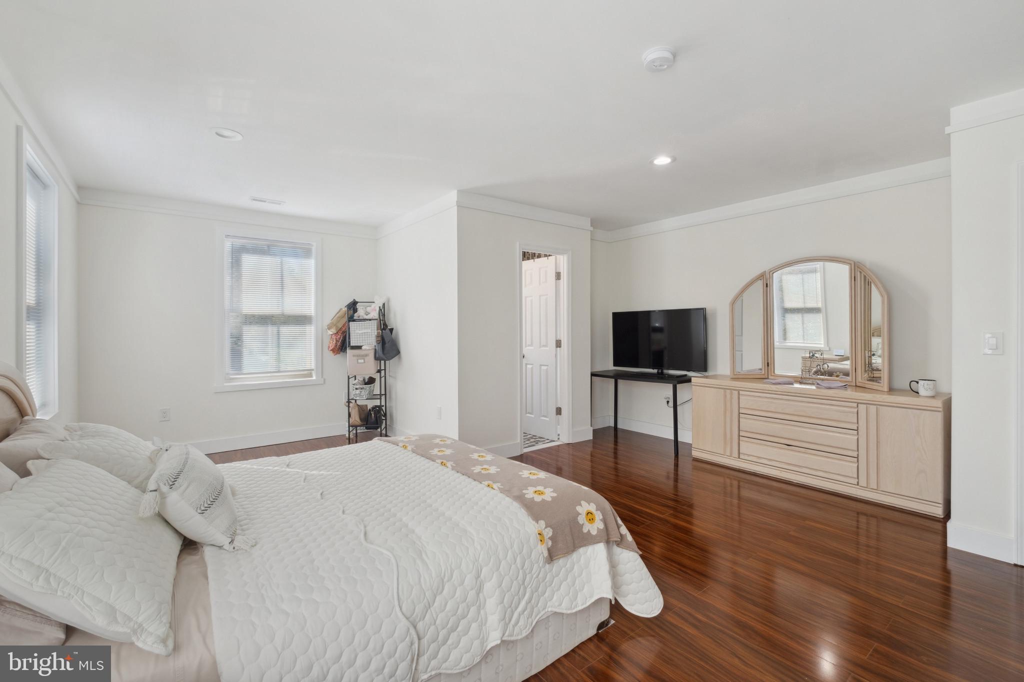 4717 Ravensworth Road Annandale, VA 22003 - Photo 28 of 41