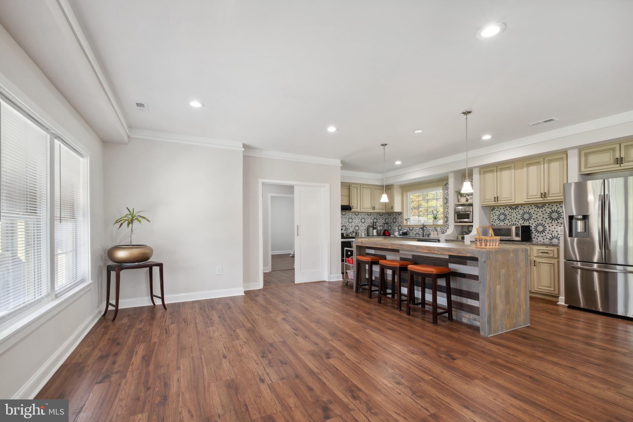 4717 Ravensworth Road Annandale, VA 22003 - Photo 6 of 41