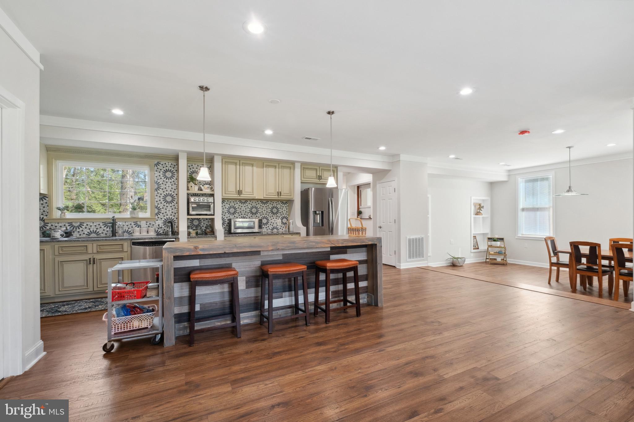 4717 Ravensworth Road Annandale, VA 22003 - Photo 7 of 41