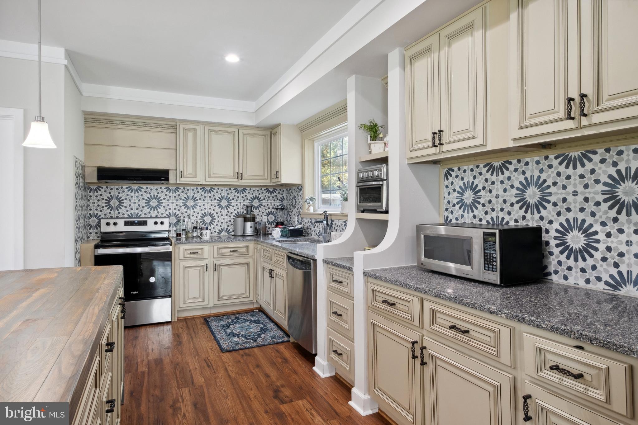 4717 Ravensworth Road Annandale, VA 22003 - Photo 9 of 41