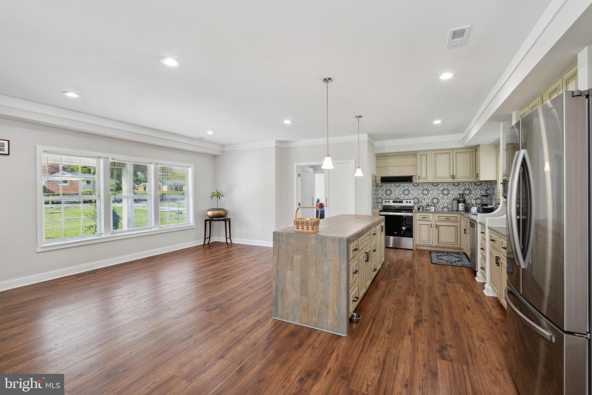 4717 Ravensworth Road Annandale, VA 22003 - Photo 10 of 41