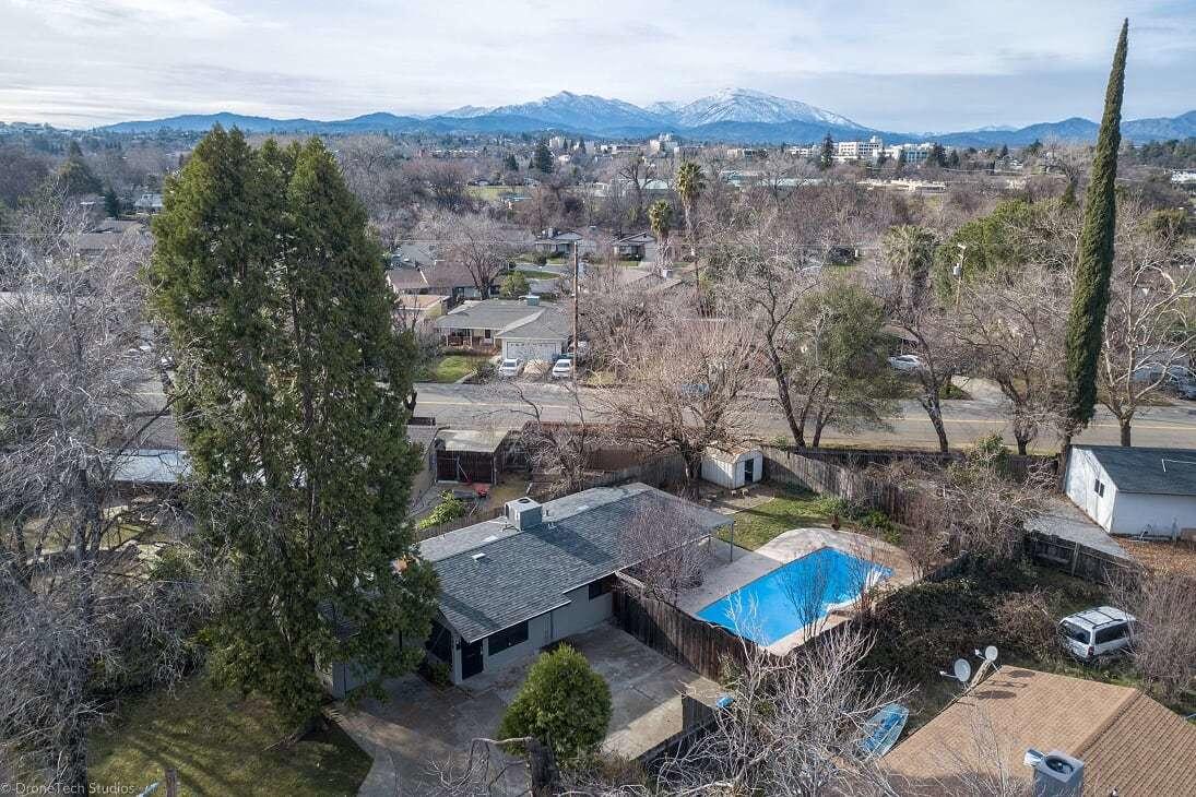 488 Rome Avenue Redding, CA 96001 - Photo 3 of 43 4
