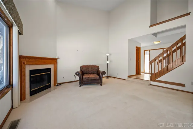 $3,200 | 114 Elmtree Court, Unit 114, St. Charles, IL 60174