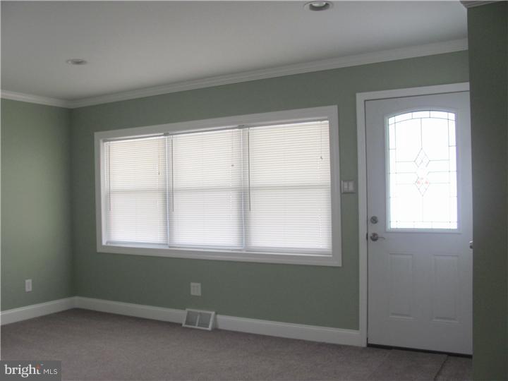10815 Proctor Road Philadelphia, PA 19116 - Photo 4 of 22 Living Room