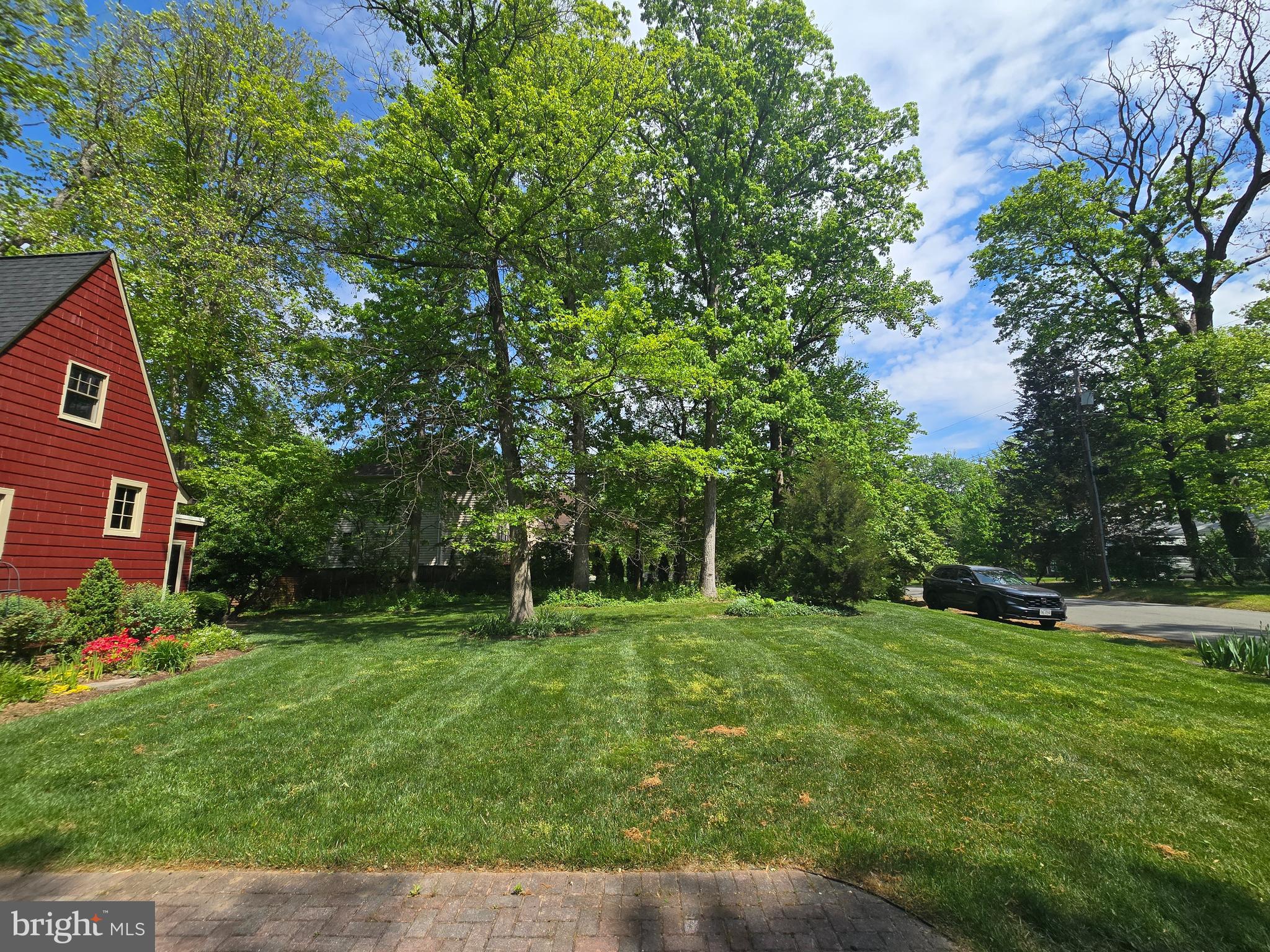 7108 Larrlyn Drive Springfield, VA 22151 - Photo 5 of 50 a view of green field with trees in the background