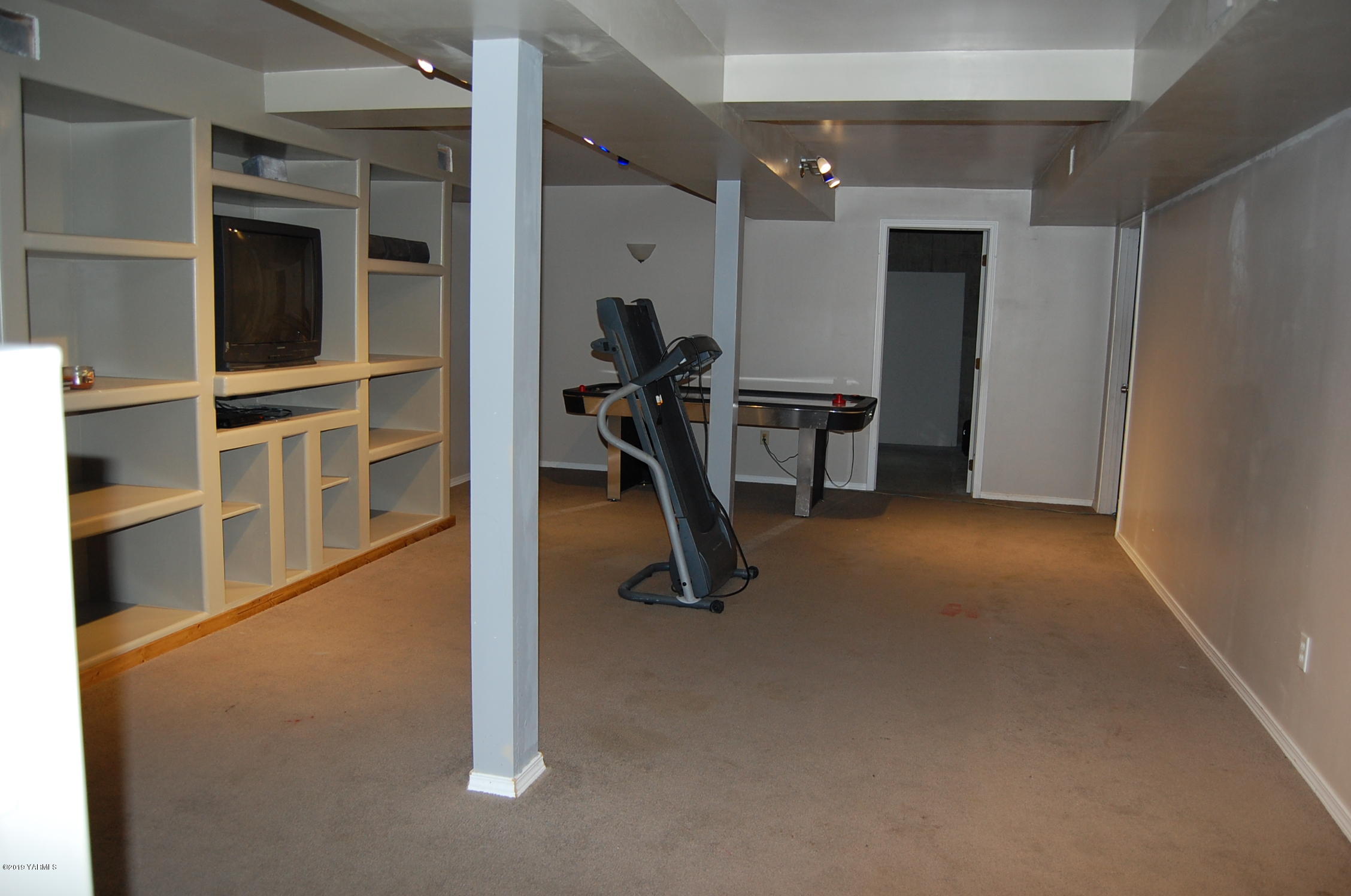 15021 Douglas Road Yakima, WA 98908 - Photo 20 of 35 a view of a room with gym equipment
