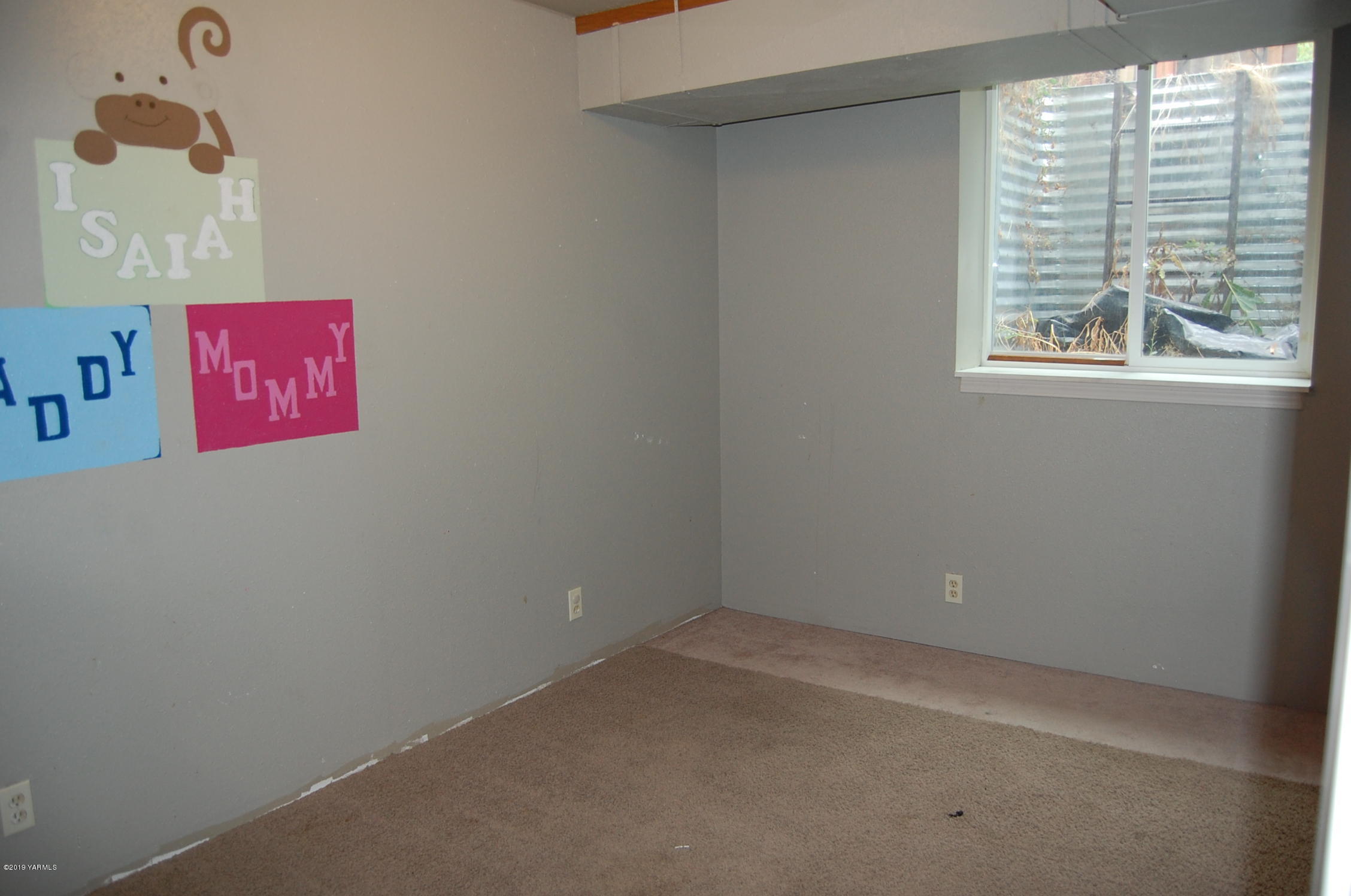 15021 Douglas Road Yakima, WA 98908 - Photo 24 of 35 an empty room with windows