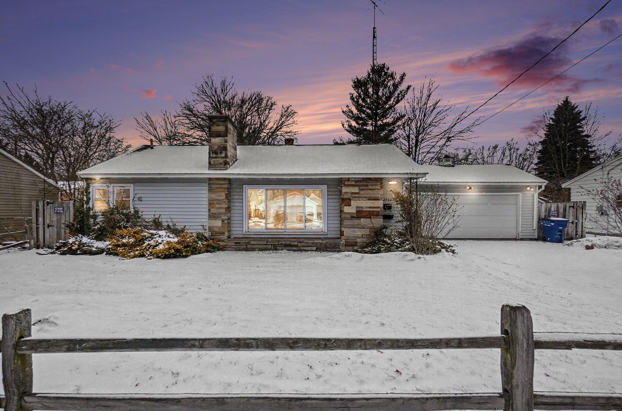 2967 Maple Grove Road Muskegon, MI 49441 - Photo 2 of 27 001_file_7975