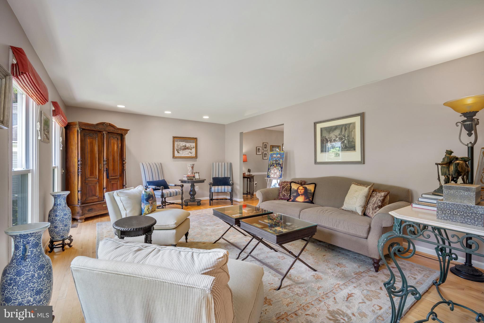 309 Opera Court Silver Spring, MD 20901 - Photo 9 of 49 Formal spacious living room