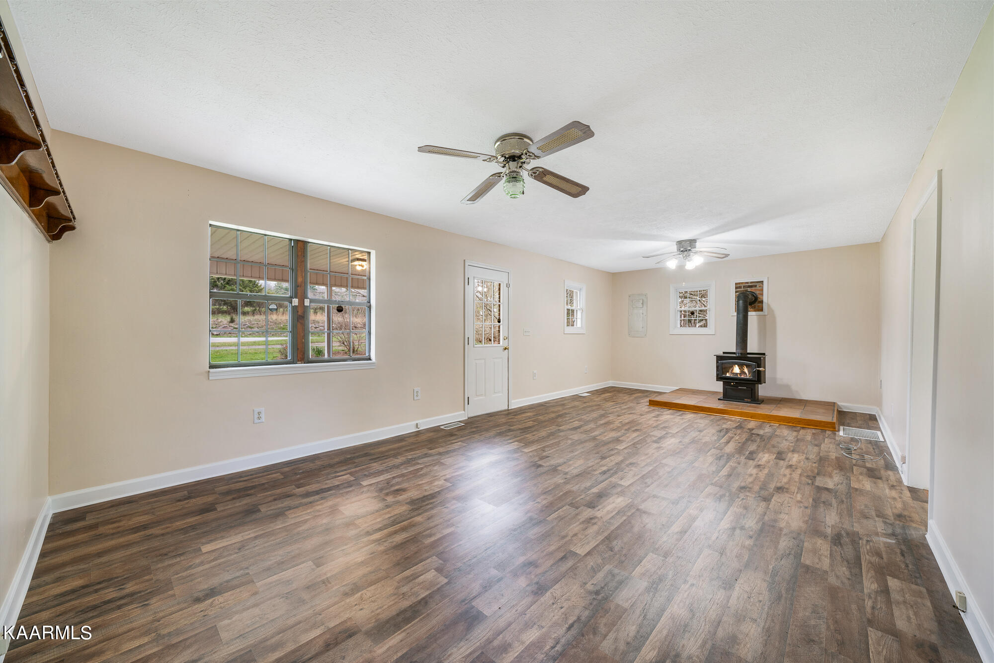 4571 Bellview Road Pikeville, TN 37367 - Photo 4 of 40 4571 Bellview Rd Pikeville-099_TNPC
