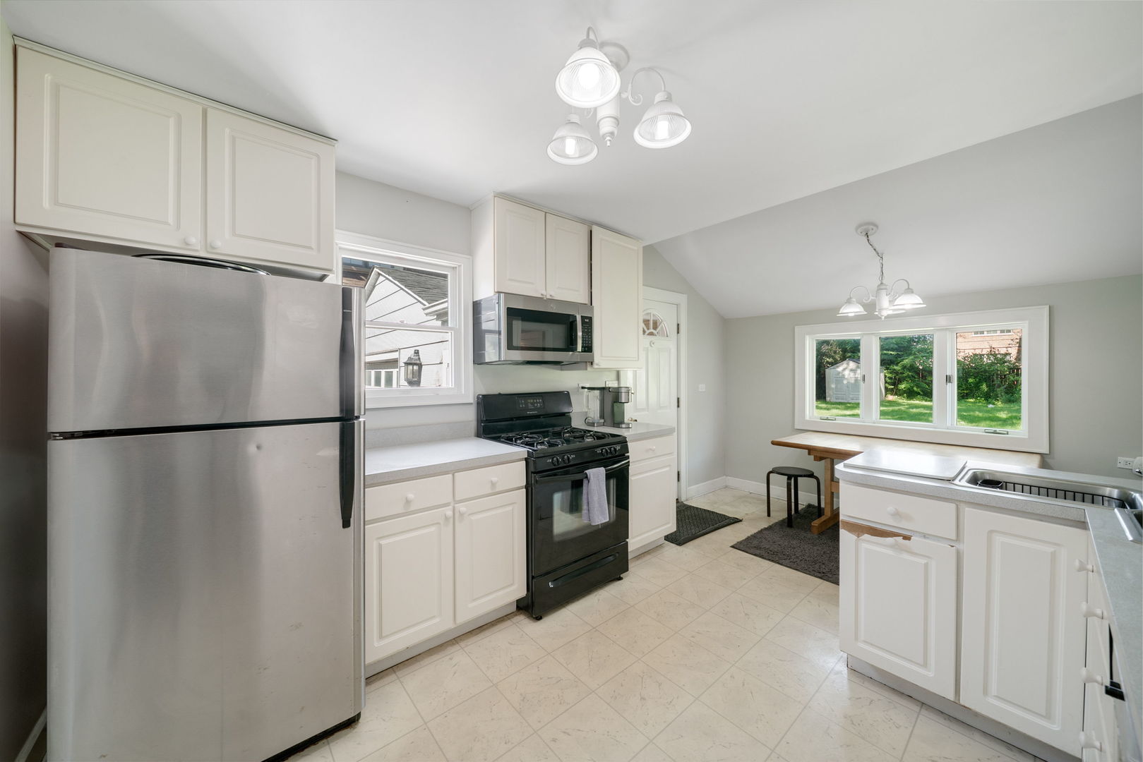 707 Glenshire Road Glenview, IL 60025 - Photo 7 of 28