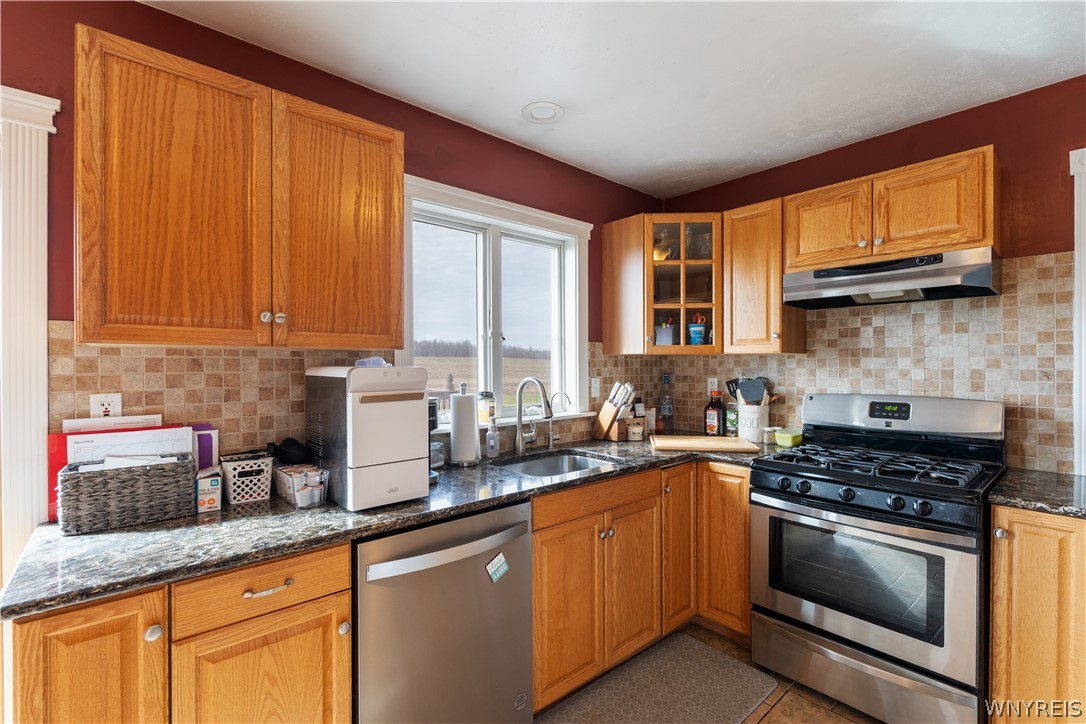 7586 State Route Perry, NY 14530 - Photo 18 of 50 Kitchen