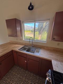 2479 Fordyce Road Ojai, CA 93023 - Photo 7 of 19 a kitchen with a sink and a window