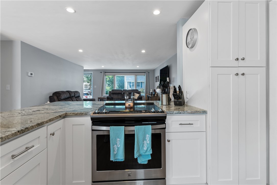 71 Sachem Road East Providence, RI 02915 - Photo 3 of 16 Gallery Image 3