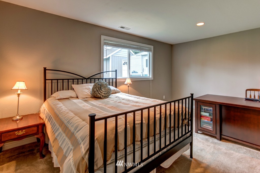 21616 7th Place West Bothell, WA 98021 - Photo 14 of 24