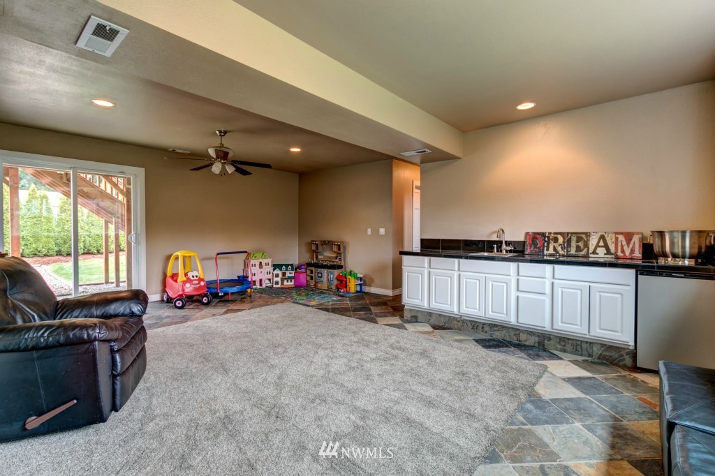 21616 7th Place West Bothell, WA 98021 - Photo 18 of 24