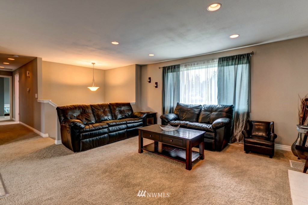 21616 7th Place West Bothell, WA 98021 - Photo 3 of 24