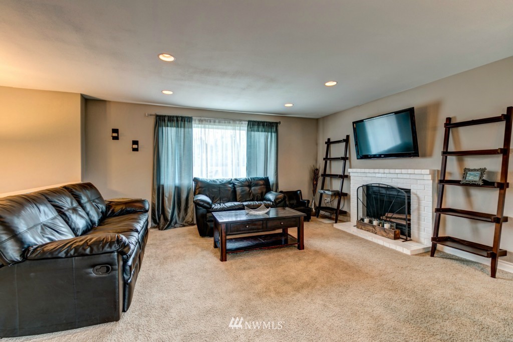 21616 7th Place West Bothell, WA 98021 - Photo 4 of 24