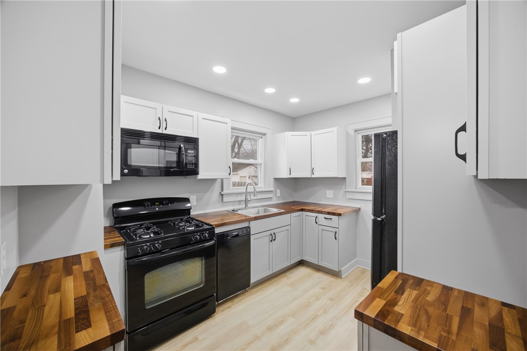 226 Barry Road Irondequoit, NY 14617 - Photo 17 of 40