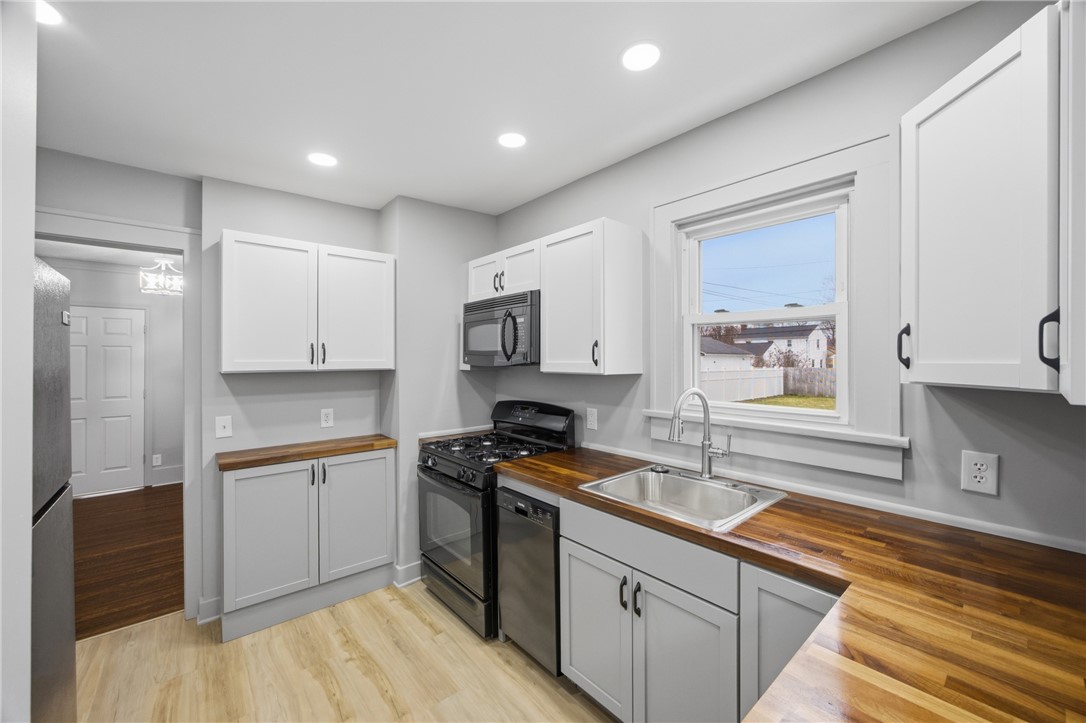 226 Barry Road Irondequoit, NY 14617 - Photo 18 of 40