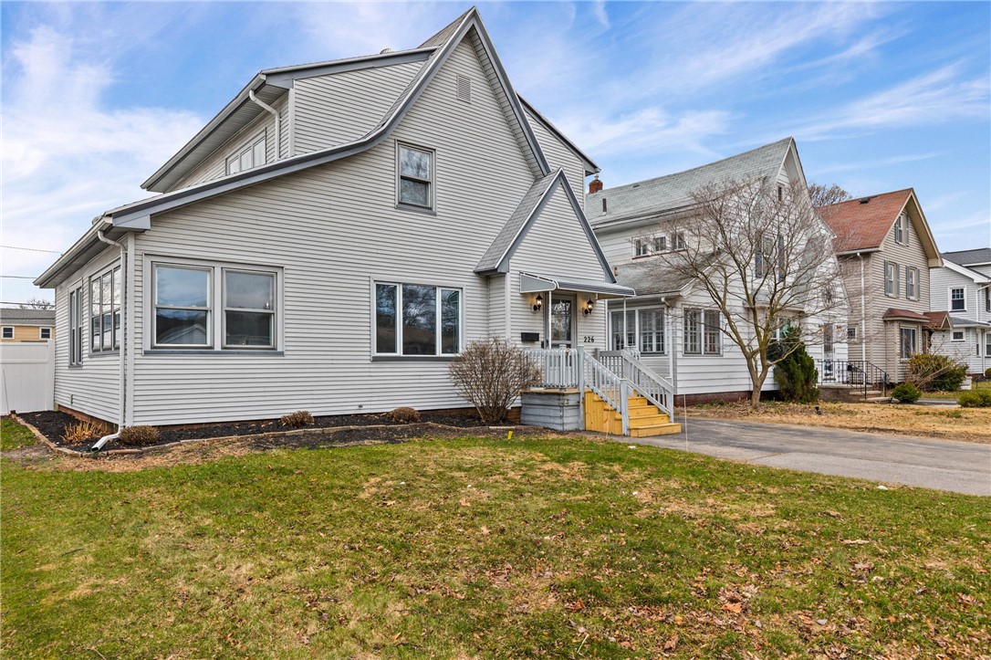 226 Barry Road Irondequoit, NY 14617 - Photo 2 of 40