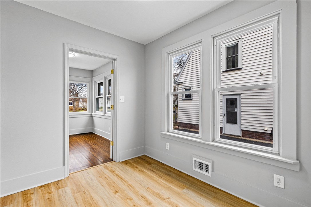 226 Barry Road Irondequoit, NY 14617 - Photo 22 of 40