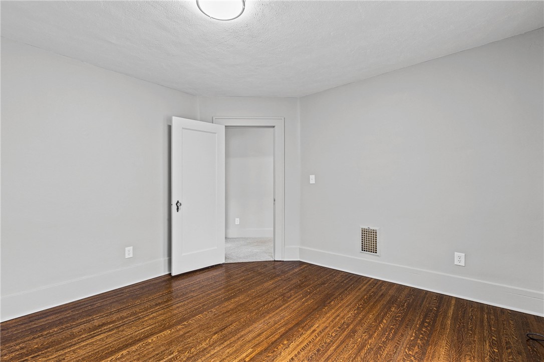 226 Barry Road Irondequoit, NY 14617 - Photo 30 of 40