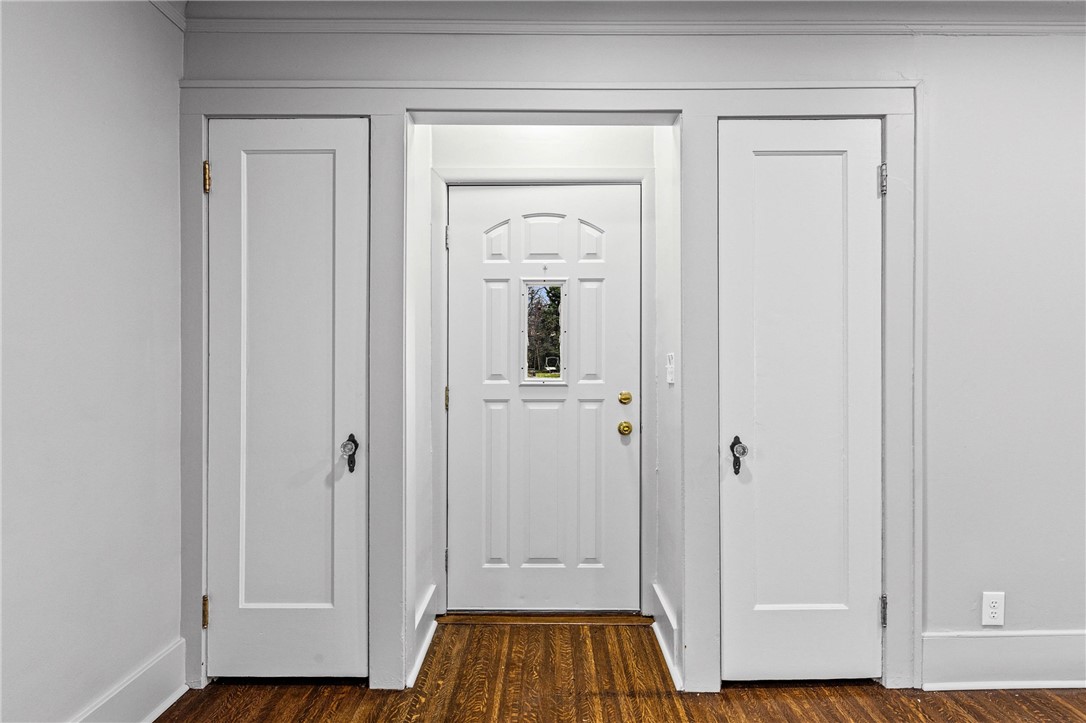 226 Barry Road Irondequoit, NY 14617 - Photo 6 of 40