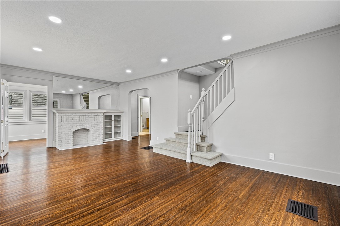 226 Barry Road Irondequoit, NY 14617 - Photo 9 of 40