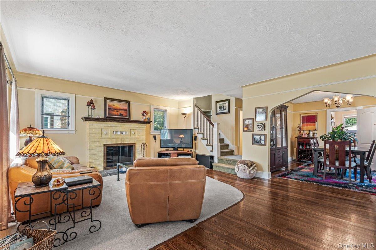 25 Archer Road West Hempstead, NY 11552 - Photo 3 of 36