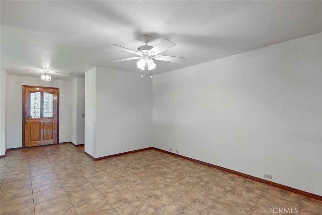 510 Indiana Street Gridley, CA 95948 - Photo 18 of 45 an empty room with fan