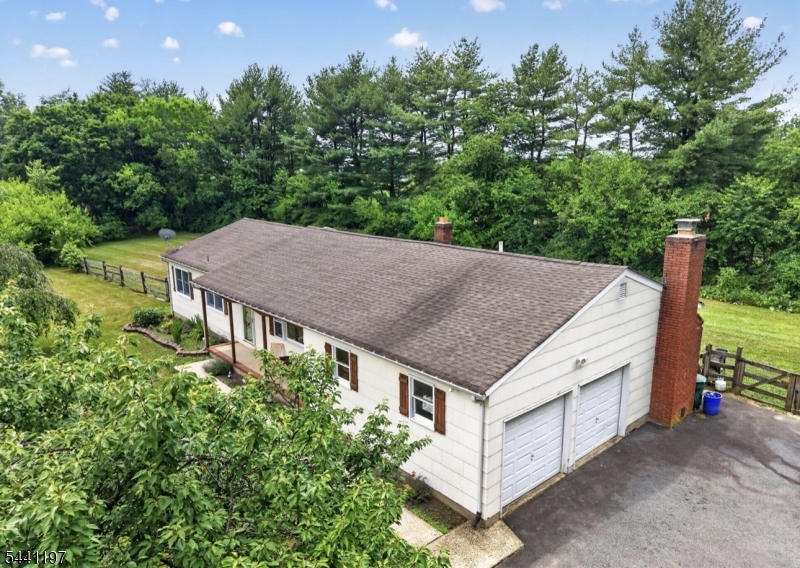 22 Sandra Road Ringoes, NJ 08551 - Photo 3 of 25