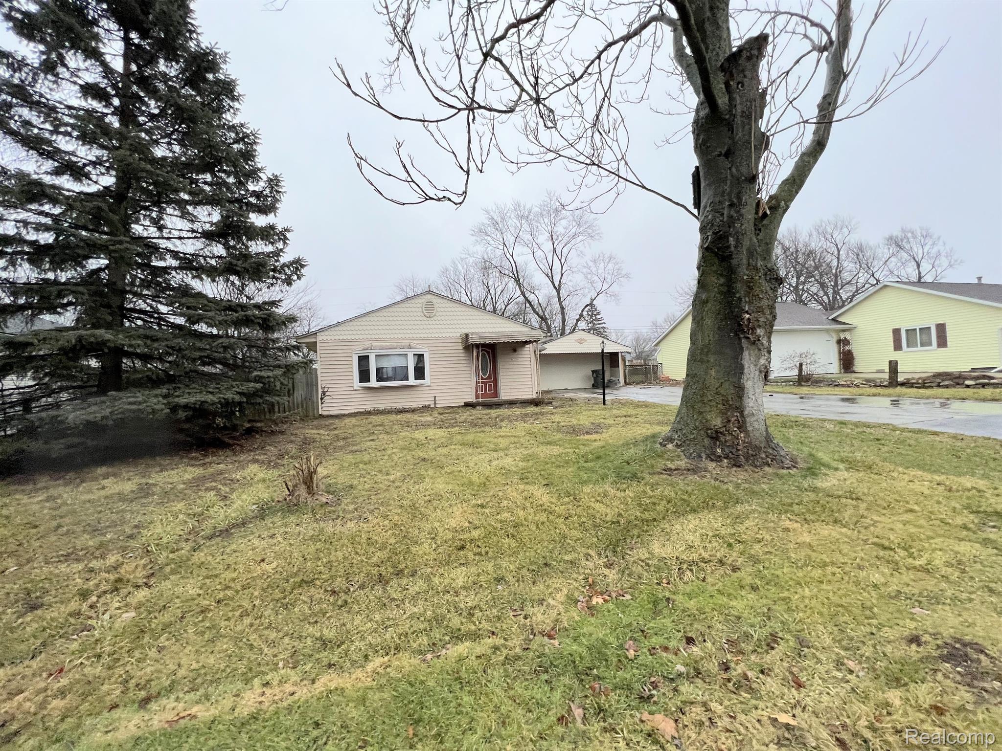 2817 Dearborn Avenue Rochester, MI 48309 - Photo 4 of 11 Gallery Image 4