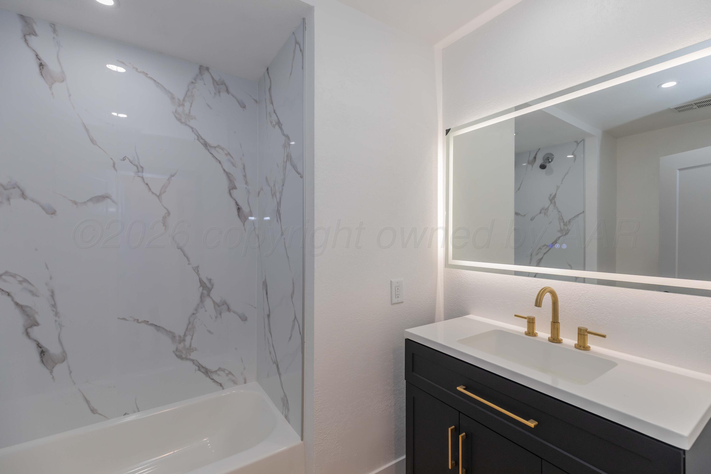 5133 Arden Road Amarillo, TX 79110 - Photo 21 of 30 BATHROOM 3 VIEW 1