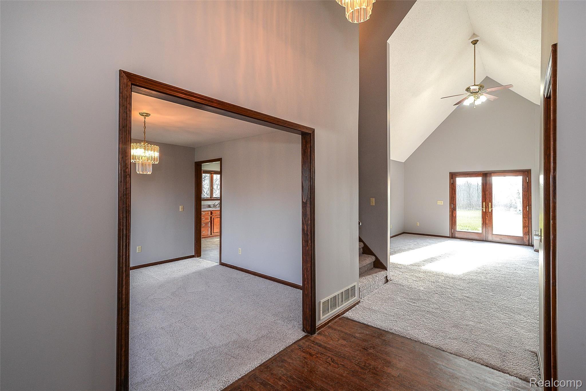 1187 Jewell Road Milan, MI 48160 - Photo 5 of 34 FOYER
