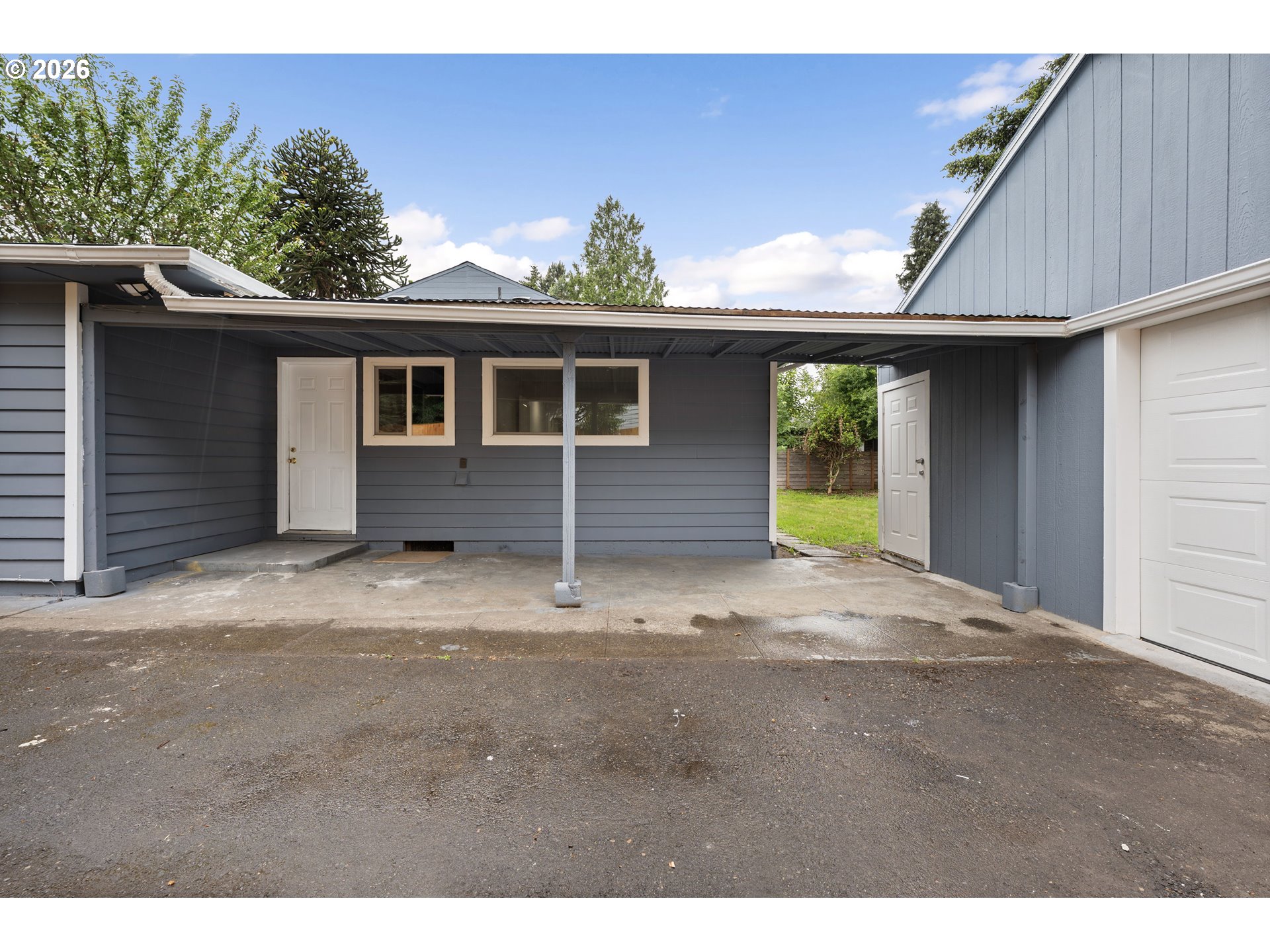 8923 Southeast Clinton Street Portland, OR 97266 - Photo 25 of 36 Covered Patio