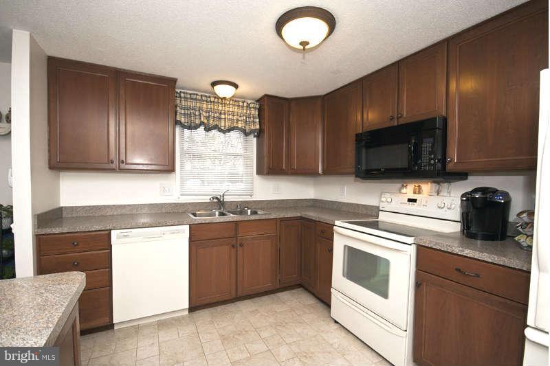 7850 North Cove Road Edgemere, MD 21219 - Photo 6 of 30 Kitchen