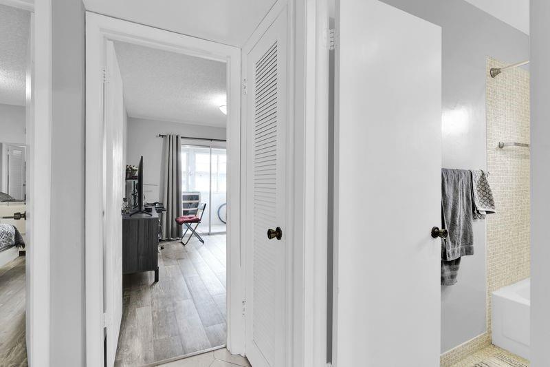 906 Normandy S, Unit 906 Delray Beach, FL 33484 - Photo 13 of 37